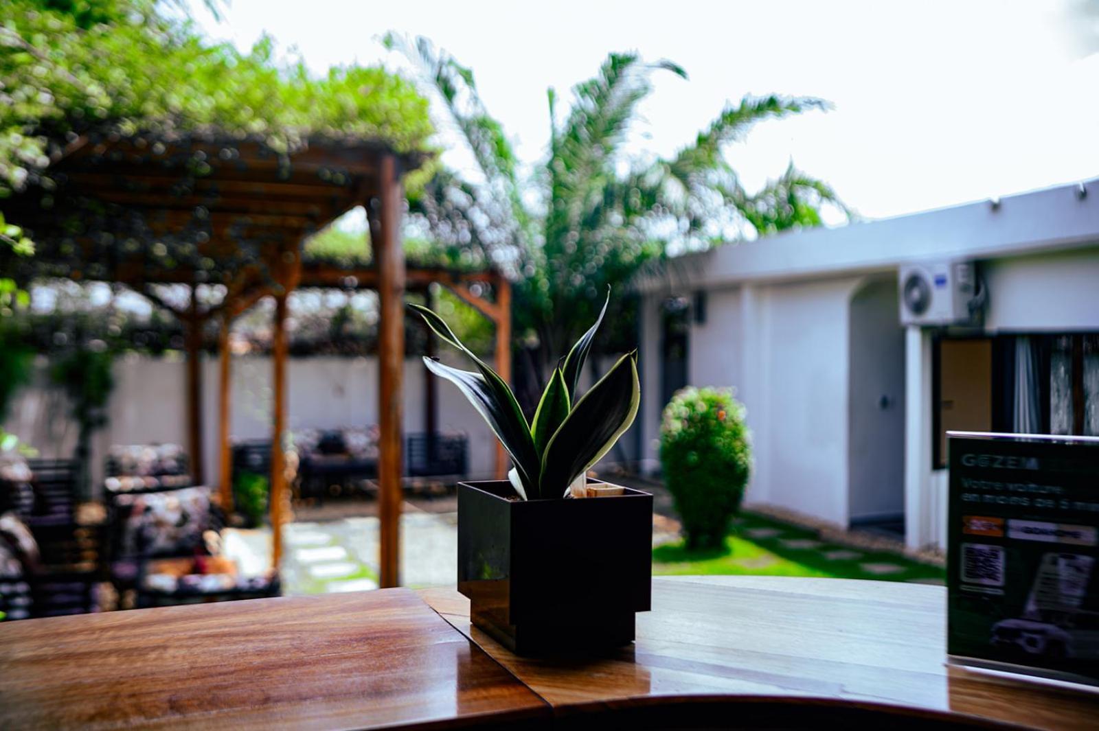 Ahome Guest House & Lounge Lomé Exterior foto